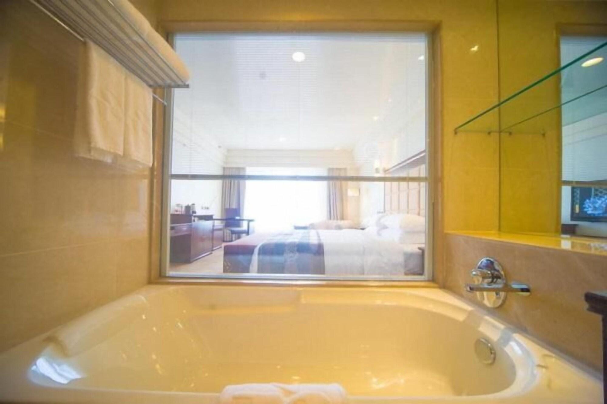 Hotel Ramada Chengdu North Esterno foto