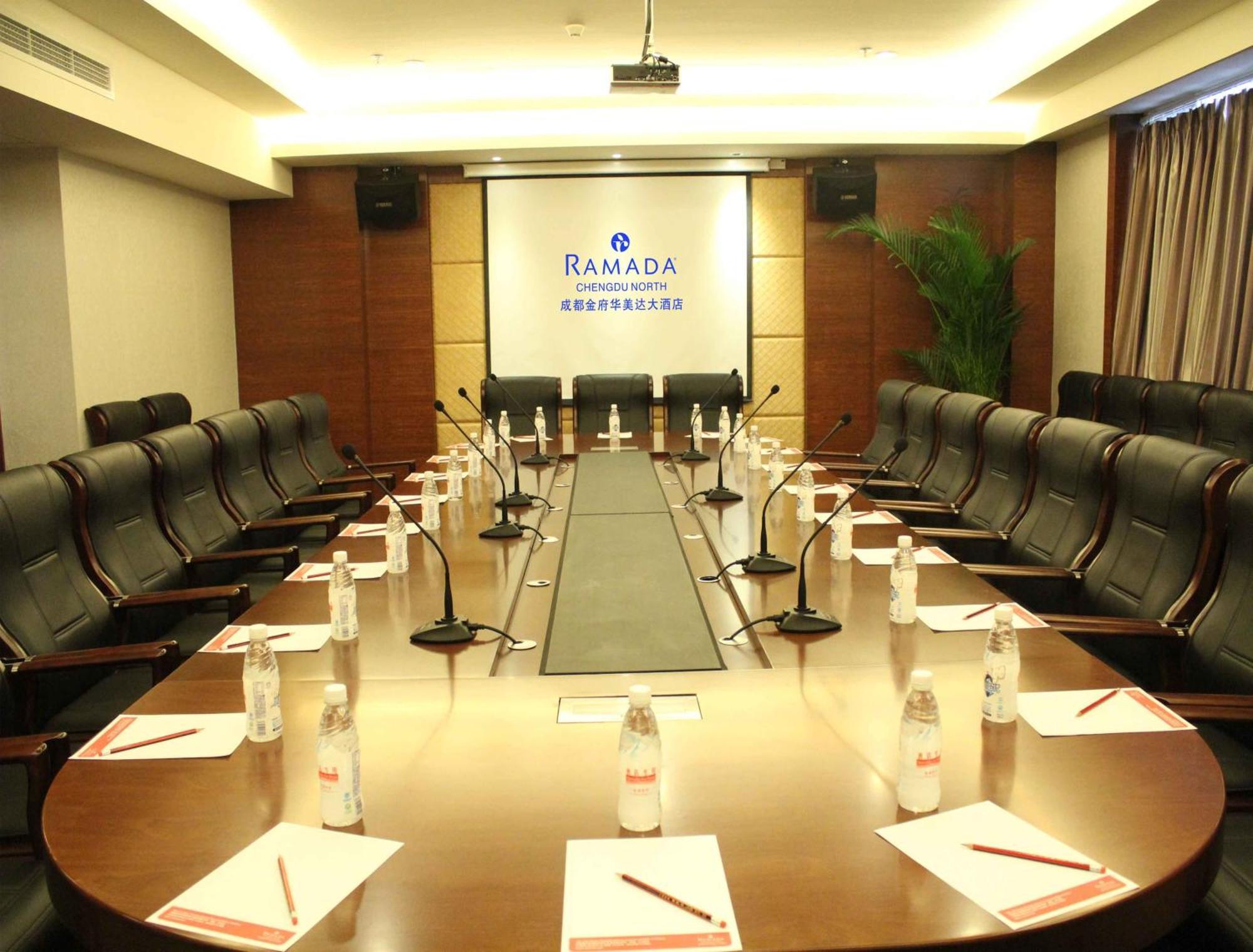 Hotel Ramada Chengdu North Esterno foto