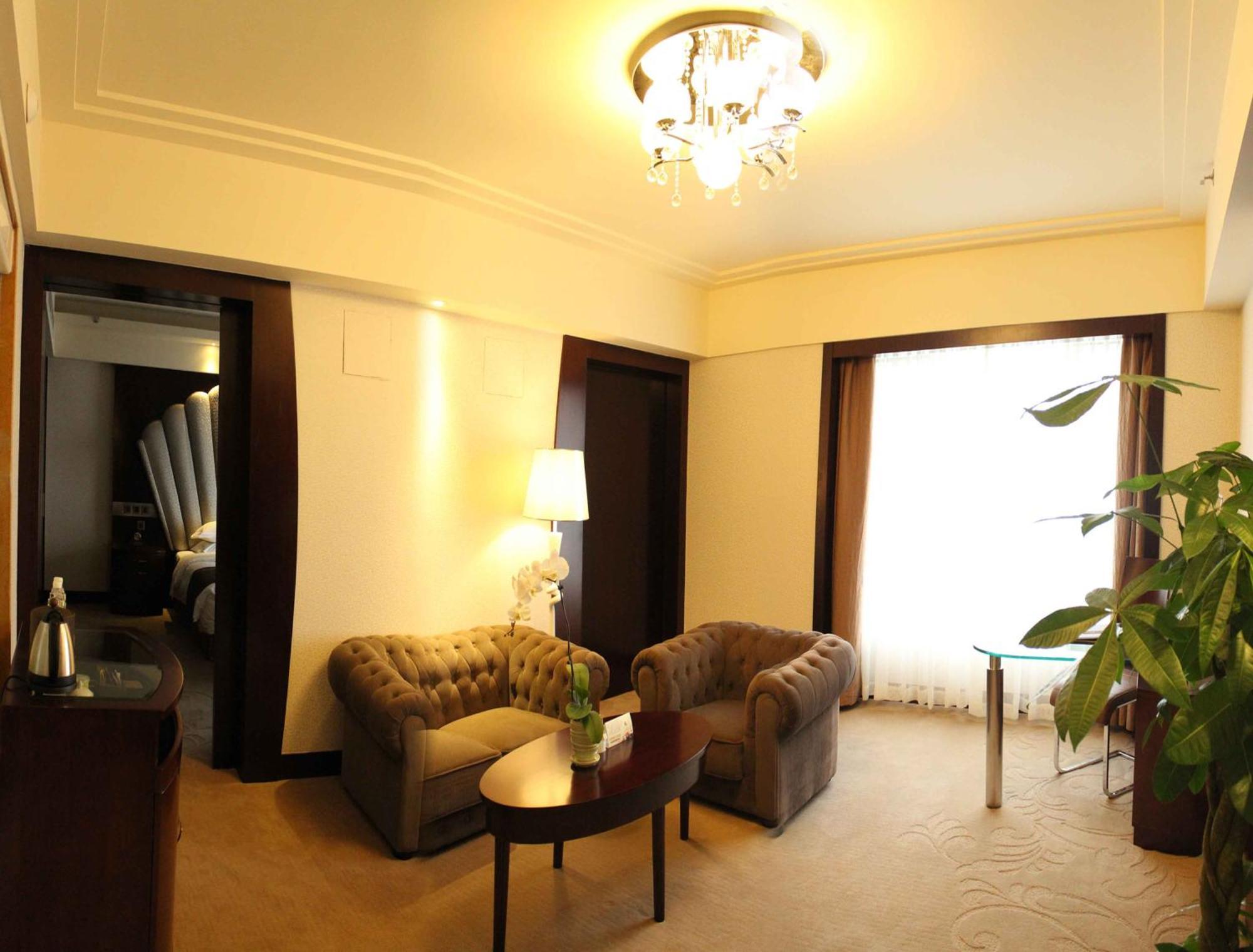 Hotel Ramada Chengdu North Esterno foto