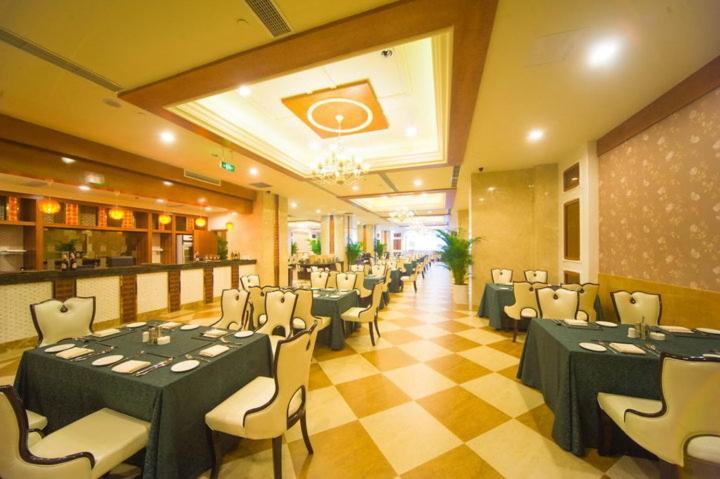 Hotel Ramada Chengdu North Ristorante foto